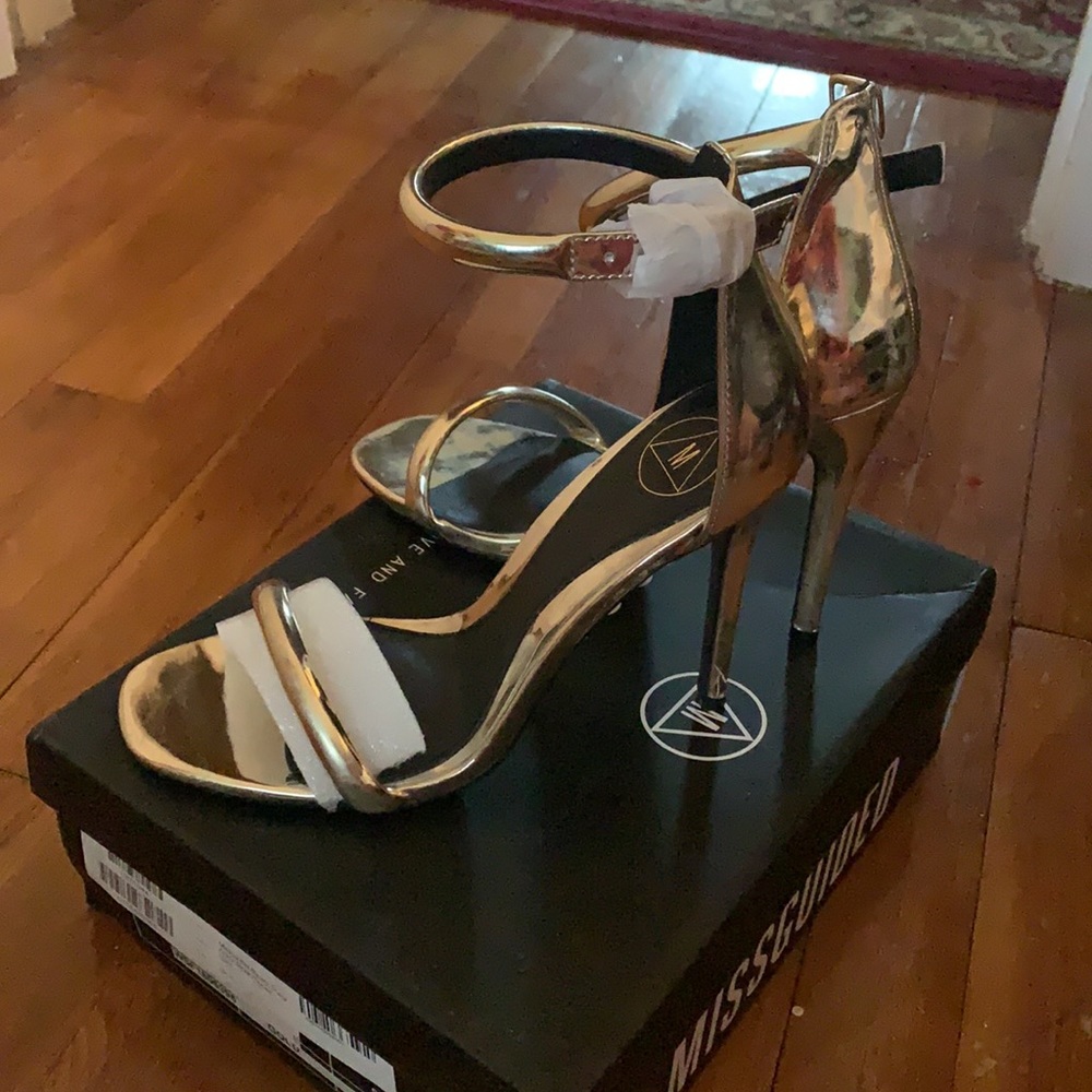 Heels - Picture 3 of 3
